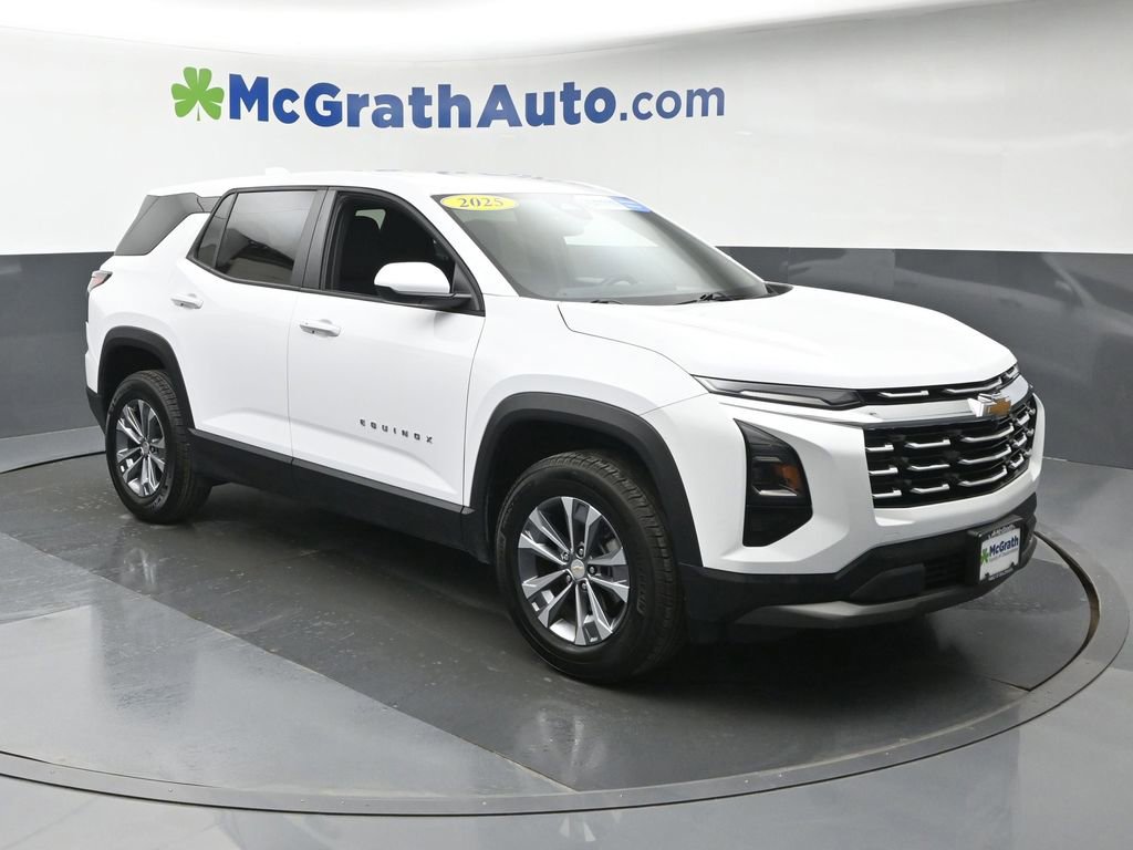 Used 2025 Chevrolet Equinox LT AWD/4WD image 2
