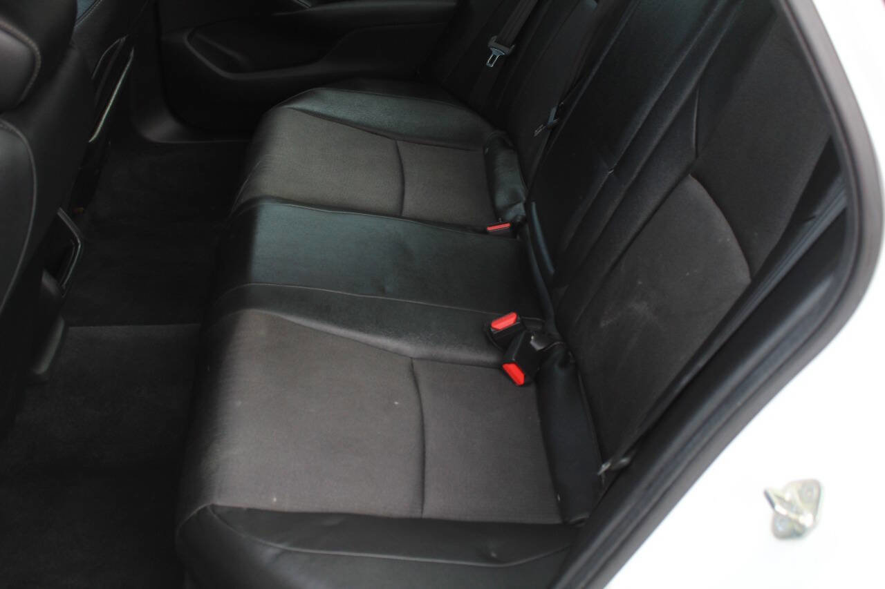 Used 2019 Honda Accord Sport image 18