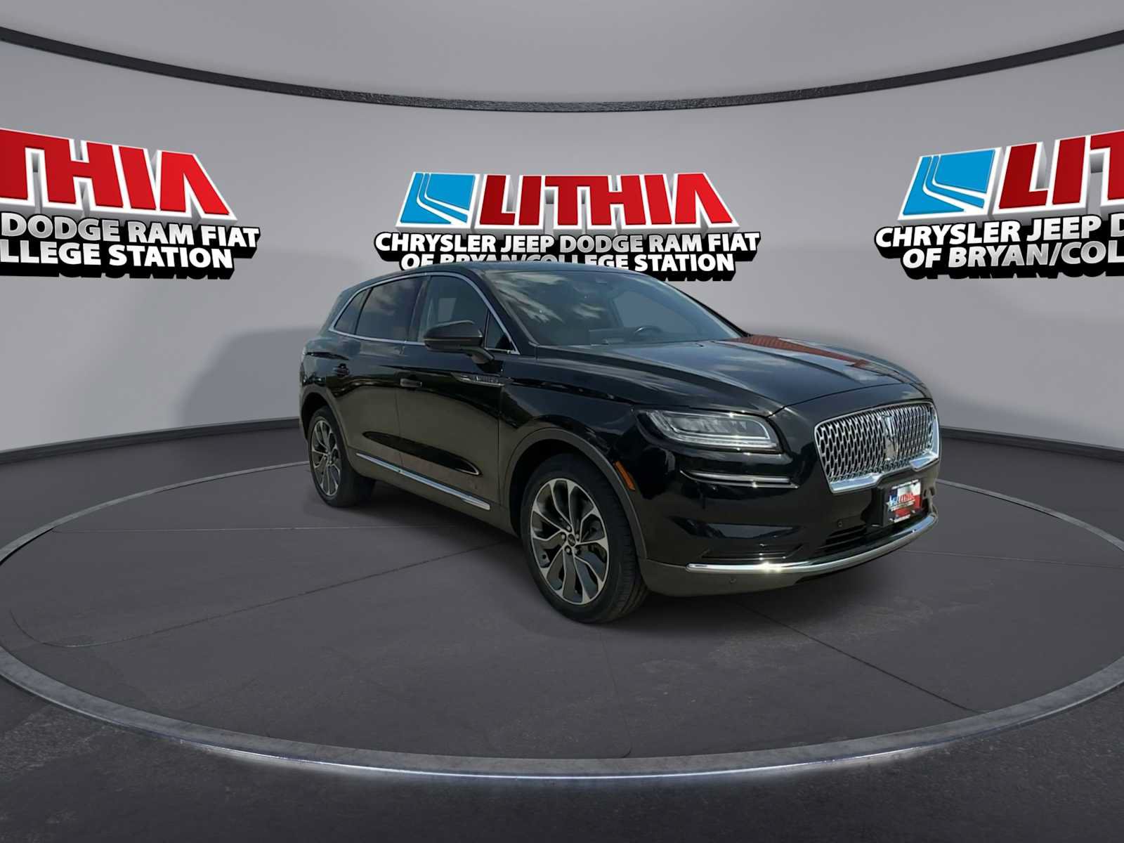 Used 2023 Lincoln Nautilus Reserve w/ Equipment Group 201A AWD/4WD image 2