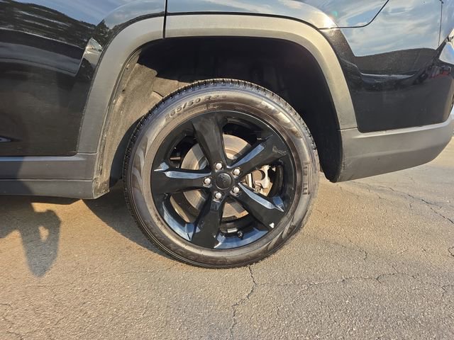 Used 2025 Jeep Grand Cherokee L Limited w/ Black Appearance Package image 33