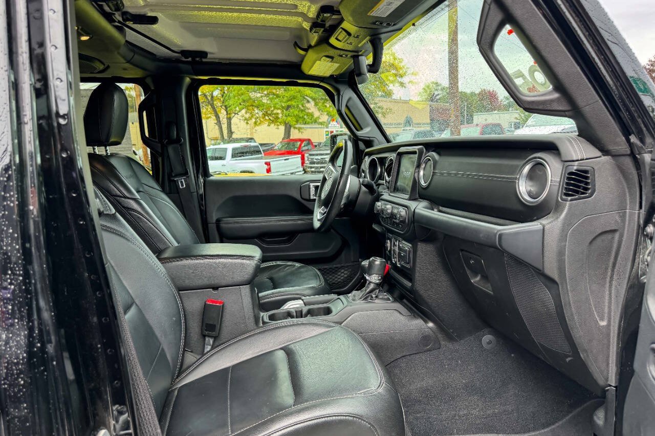 Used 2019 Jeep Wrangler Unlimited Sahara w/ Uconnect 4C Nav & Sound Group AWD/4WD image 9