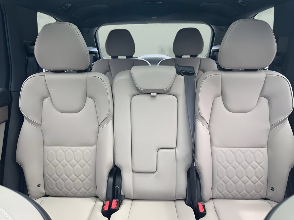 Used 2026 Volvo XC90 B6 Plus w/ Protection Package Premier AWD/4WD image 13