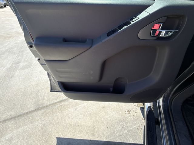 Used 2019 Nissan Frontier SV AWD/4WD image 13
