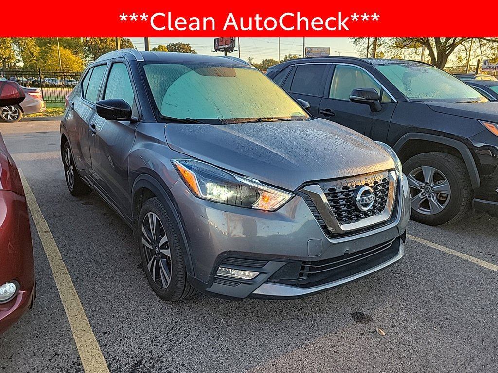 Used 2019 Nissan Kicks SR w/ SR Premium Package FWD image 3