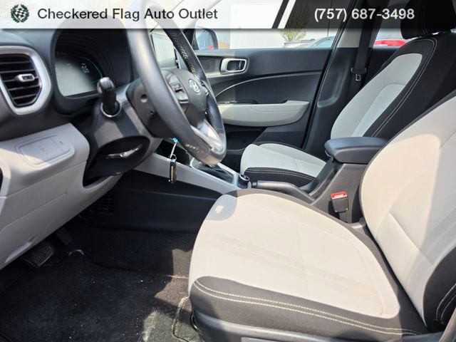Used 2023 Hyundai Venue SEL image 8