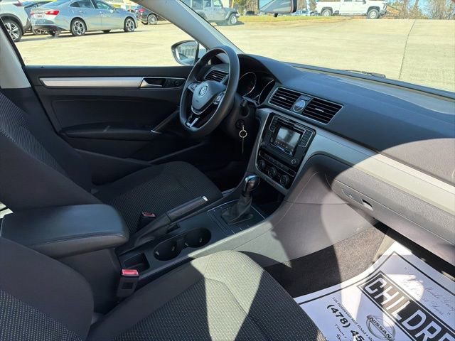 Used 2016 Volkswagen Passat 1.8T S image 14