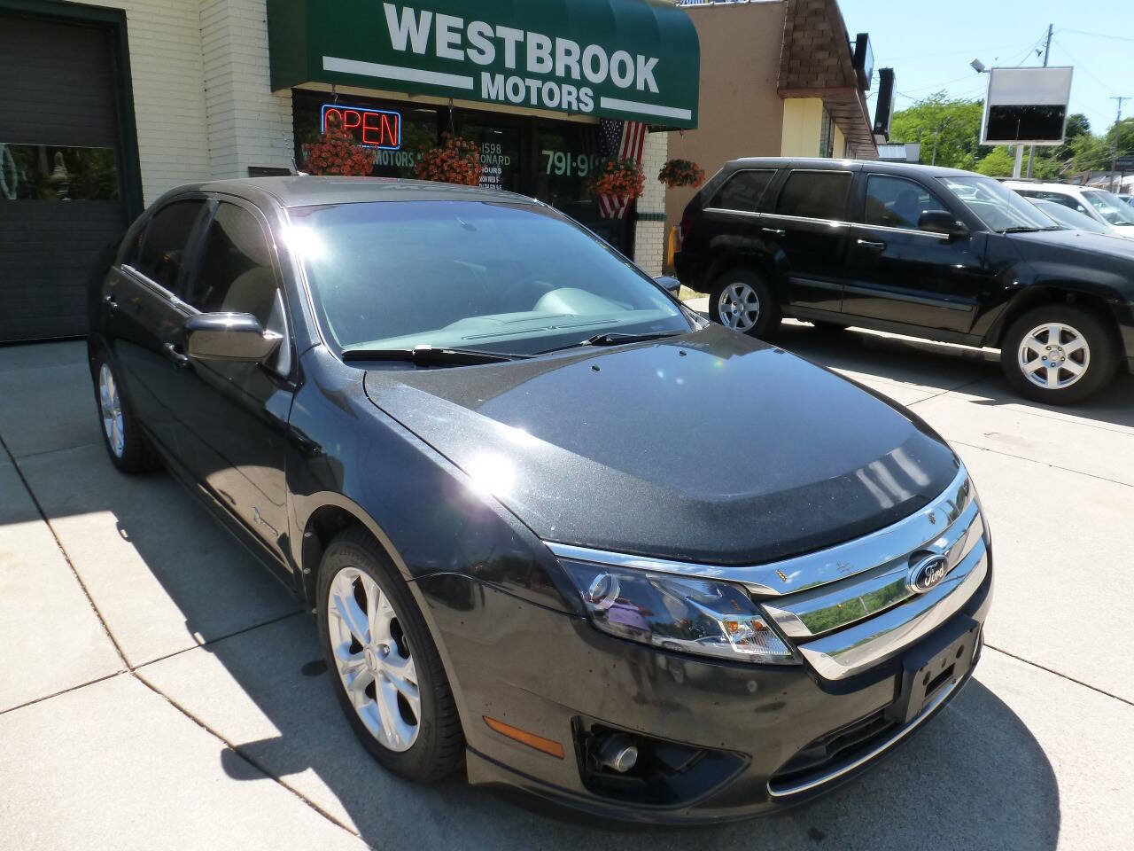 Used 2012 Ford Fusion Hybrid FWD image 1