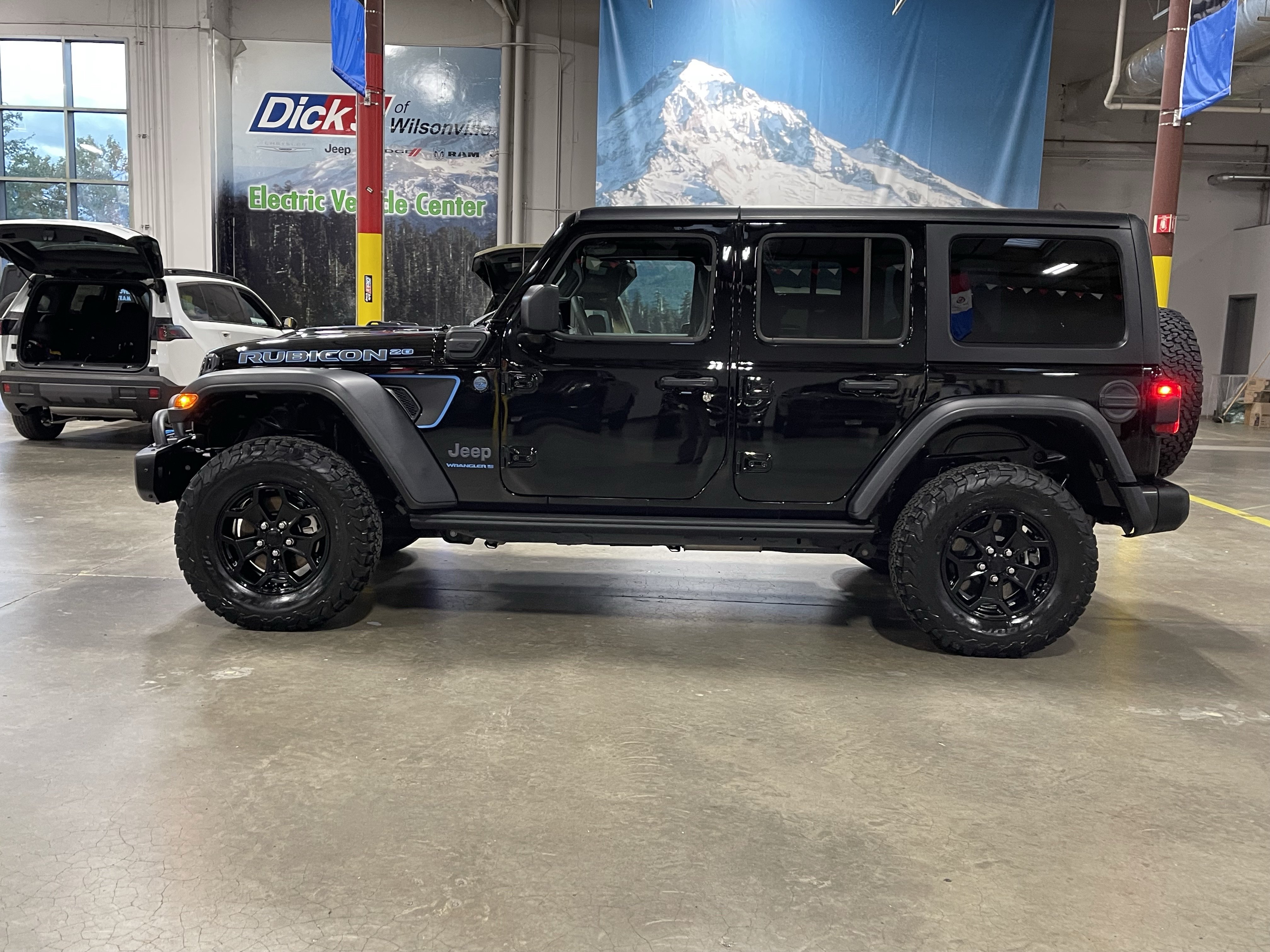 Certified 2023 Jeep Wrangler Unlimited Rubicon 4xe AWD/4WD image 2
