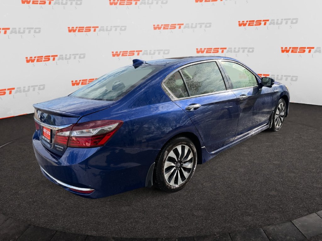 Used 2017 Honda Accord Touring image 5