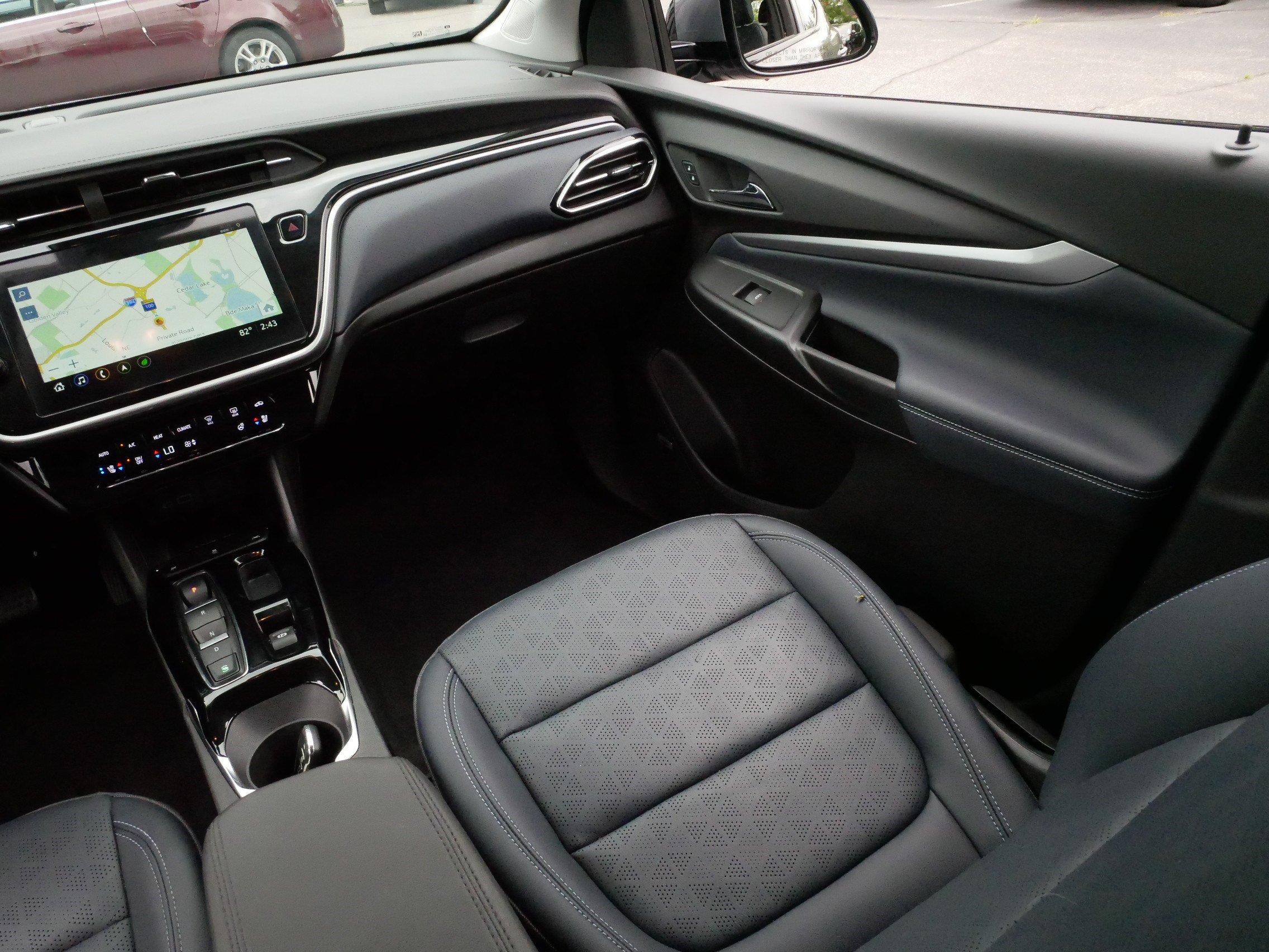 Used 2023 Chevrolet Bolt EUV Premier w/ Sun & Sound Package FWD image 11