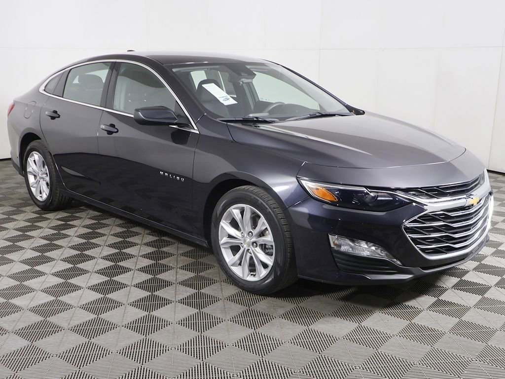 Used 2023 Chevrolet Malibu LT FWD image 2