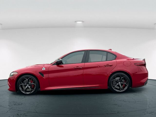 Used 2022 Alfa Romeo Giulia Quadrifoglio RWD image 3