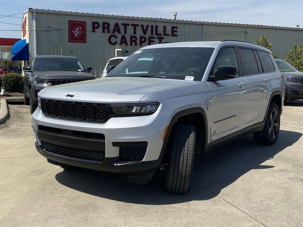 New 2025 Jeep Grand Cherokee L Altitude image 3