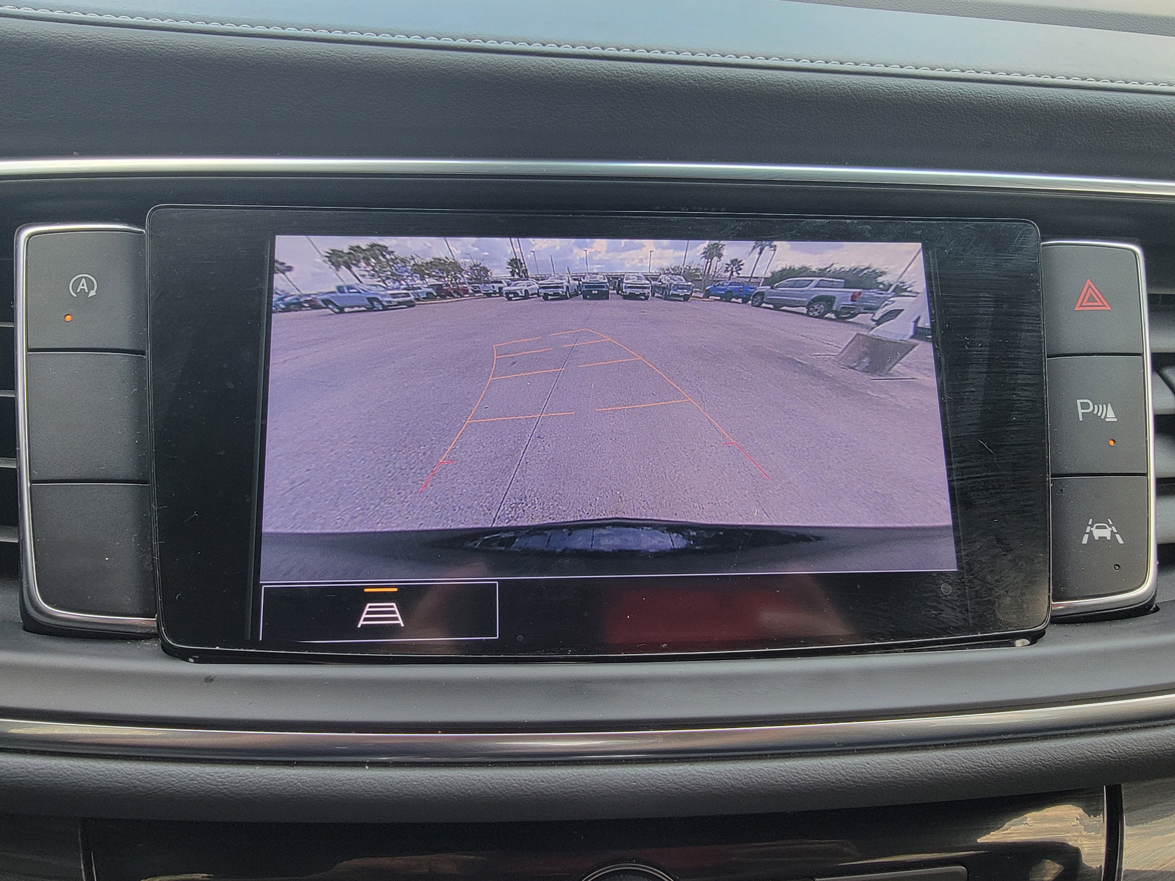 Used 2023 Buick Enclave Essence image 28