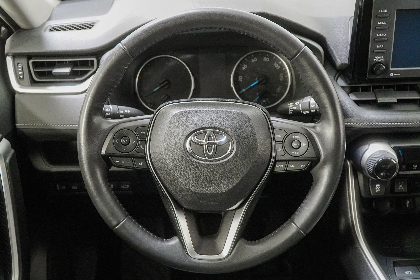 Used 2020 Toyota RAV4 XLE w/ Convenience Package AWD/4WD image 24