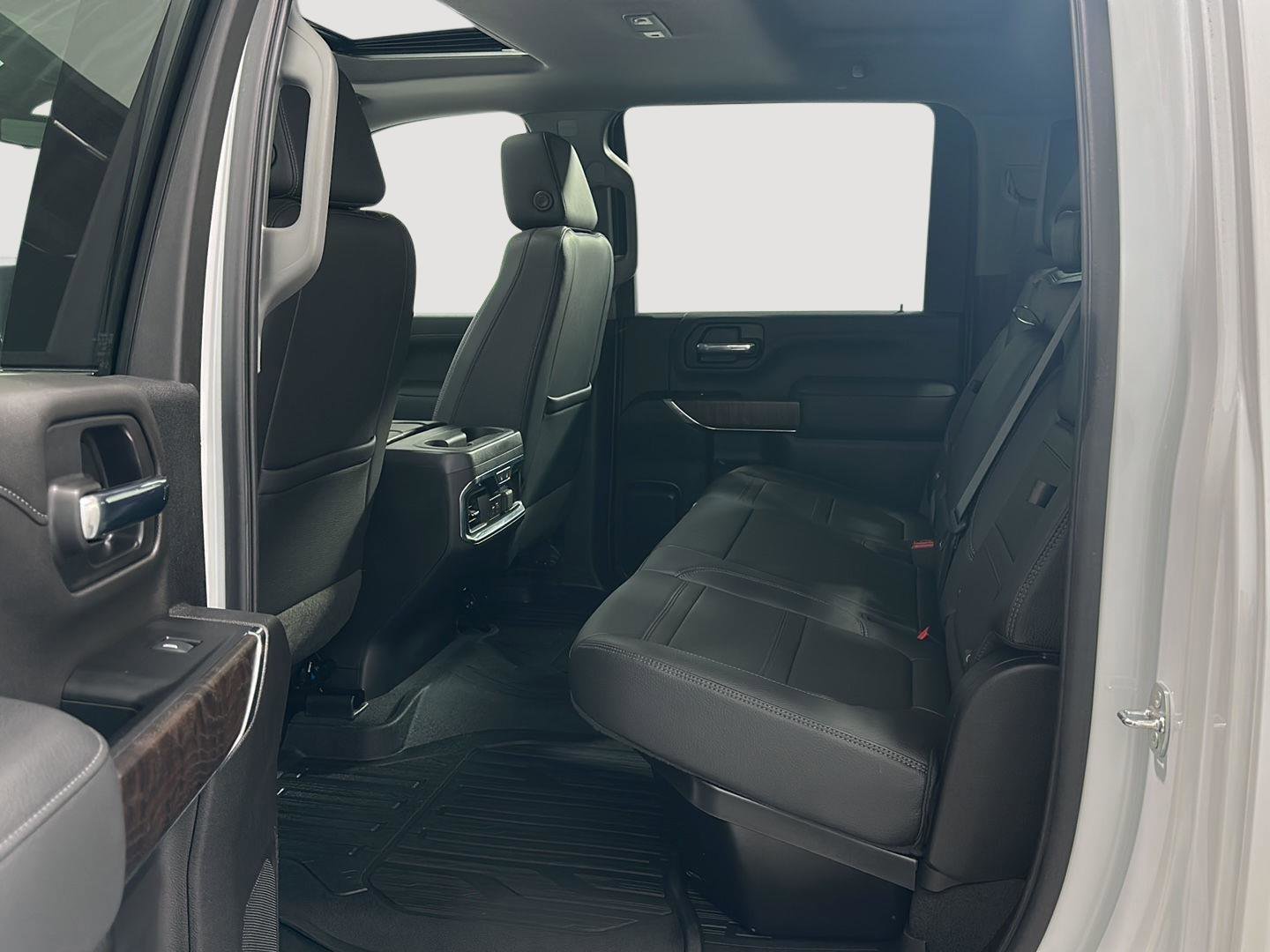 Used 2022 GMC Sierra 3500 Denali w/ Denali Ultimate Package image 29