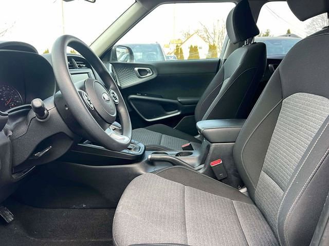 Used 2020 Kia Soul S FWD image 16