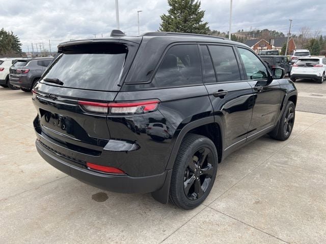 Certified 2024 Jeep Grand Cherokee Altitude AWD/4WD image 6