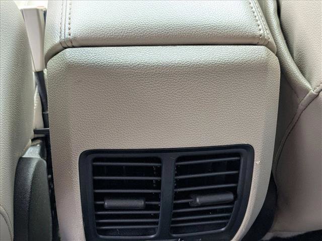 Used 2017 Ford Escape Titanium image 16