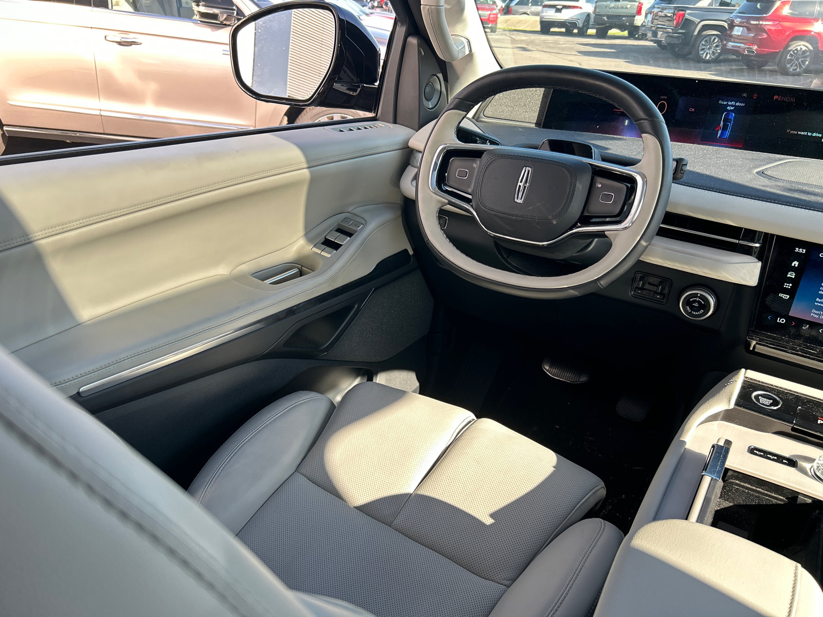 New 2026 Lincoln Navigator L Reserve AWD/4WD image 33