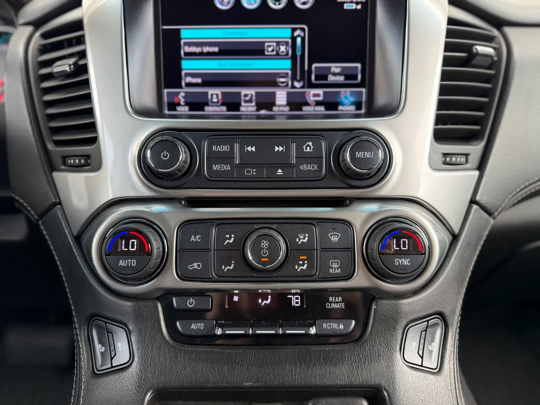 Used 2018 Chevrolet Suburban LT AWD/4WD image 23