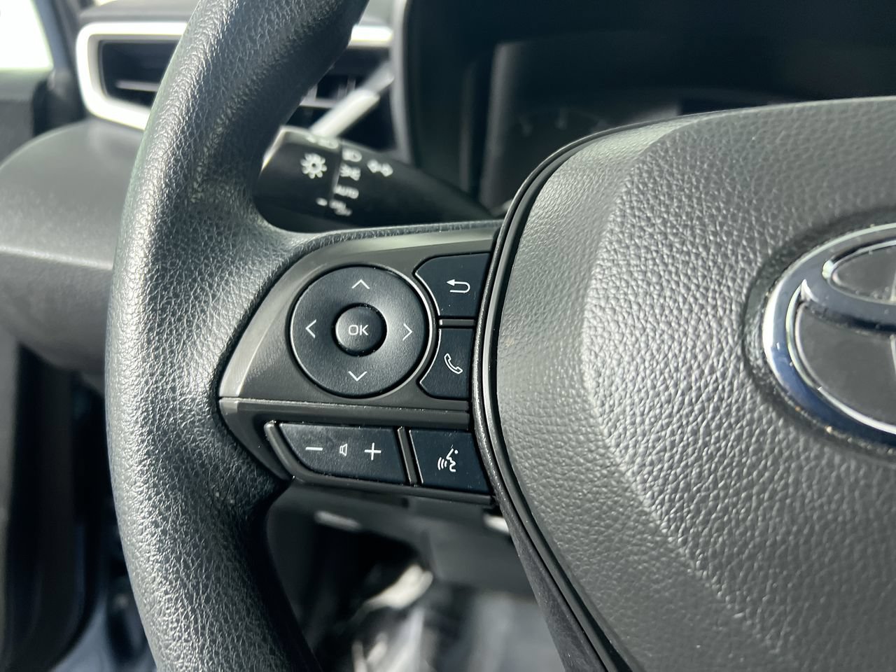 Used 2024 Toyota Corolla LE FWD image 16