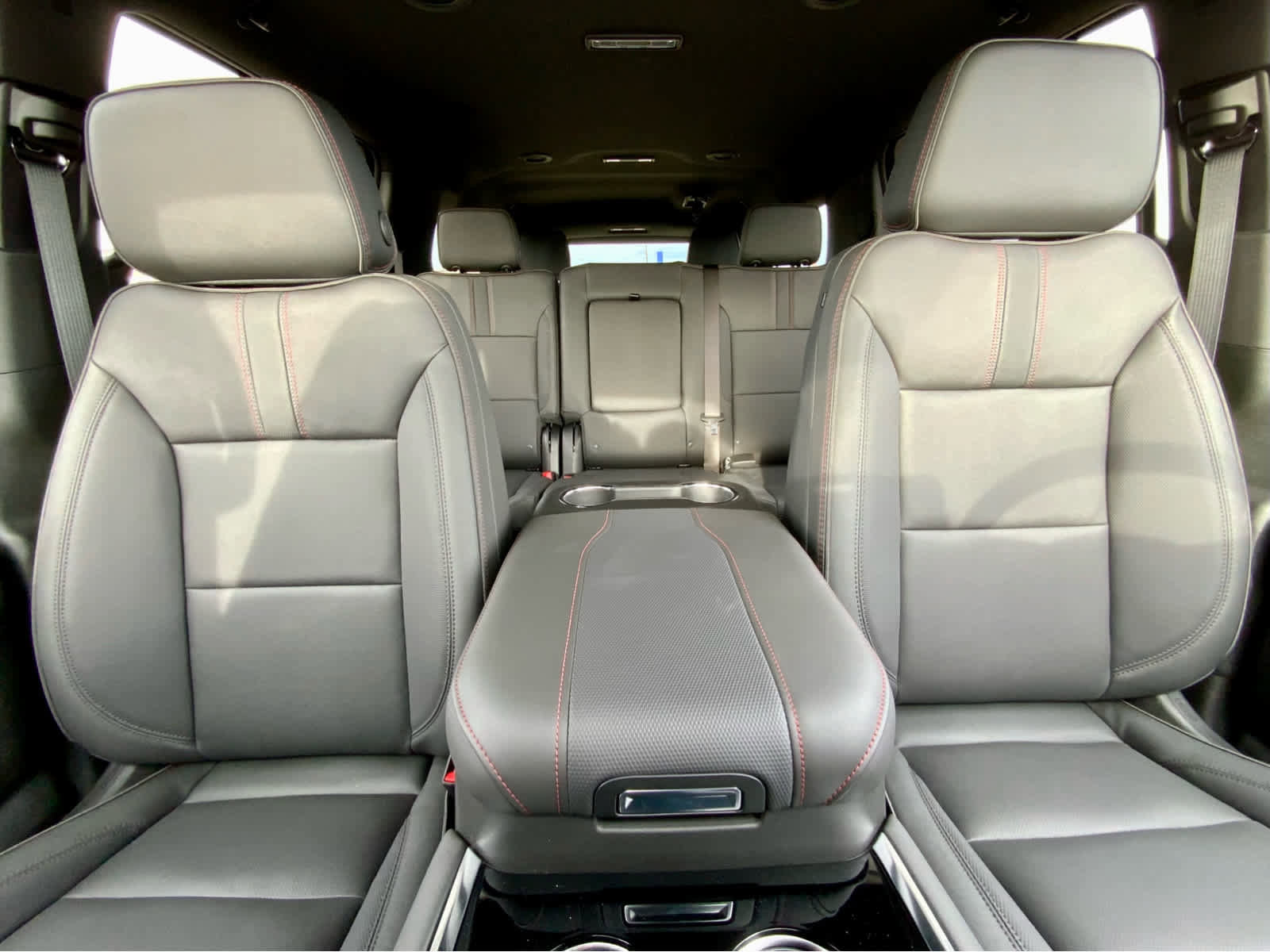 New 2026 Chevrolet Suburban RST image 32