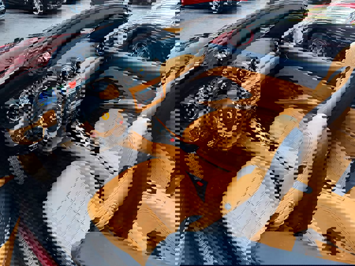 Used 2017 Ferrari California T image 28