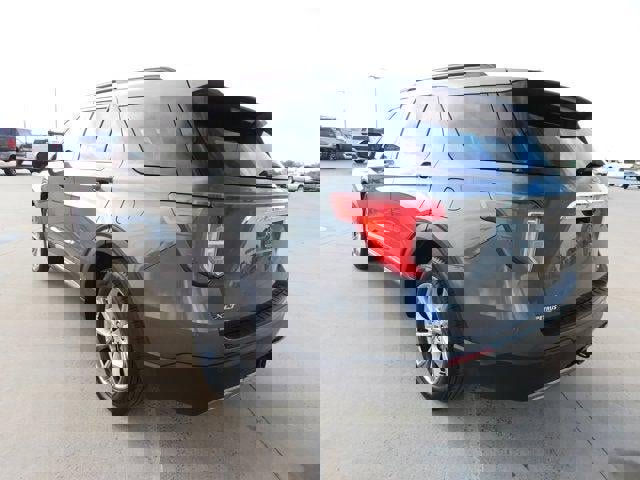 Used 2020 Ford Explorer XLT w/ Equipment Group 202A image 27