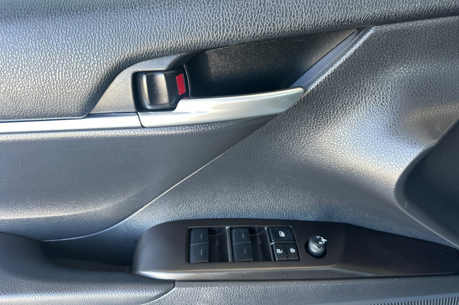 Certified 2024 Toyota Camry SE FWD image 10