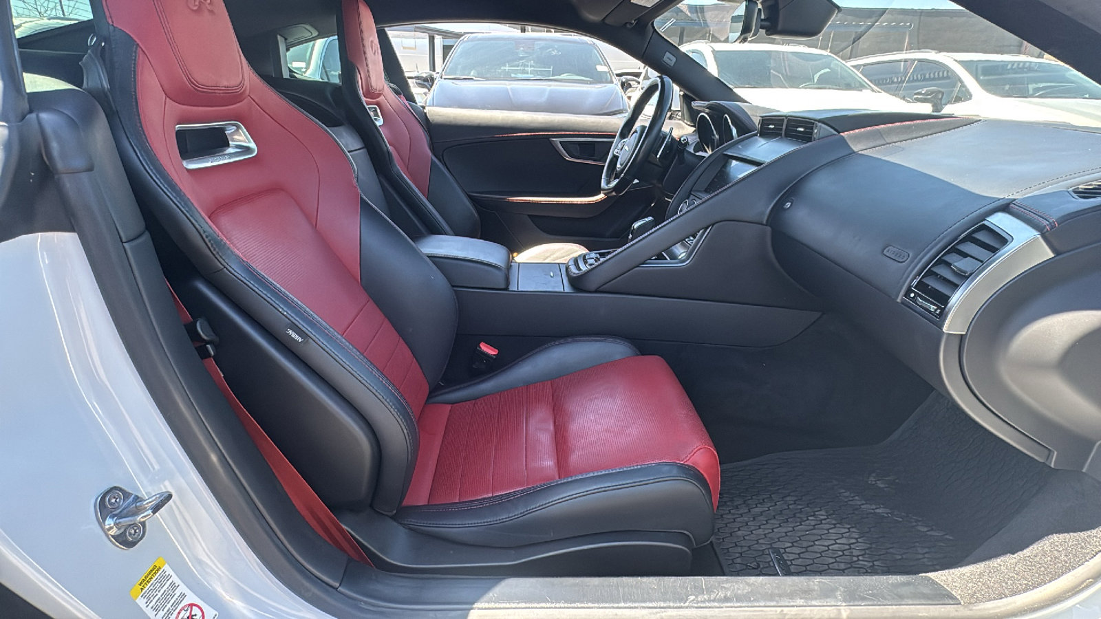 Used 2020 Jaguar F-TYPE R image 24