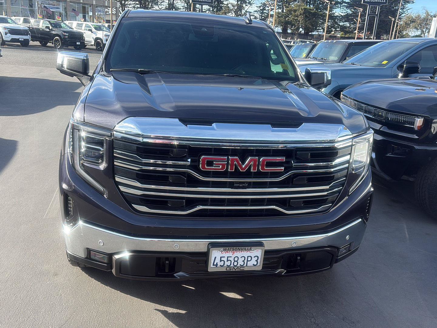 Used 2022 GMC Sierra 1500 SLT w/ SLT Premium Plus Package AWD/4WD image 8