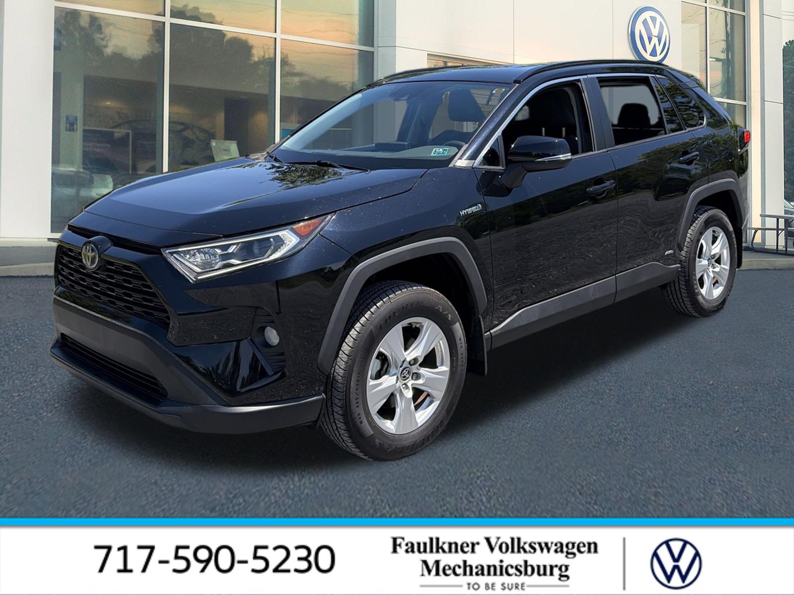 Used 2021 Toyota RAV4 XLE w/ XLE Grade Weather Package AWD/4WD image 1