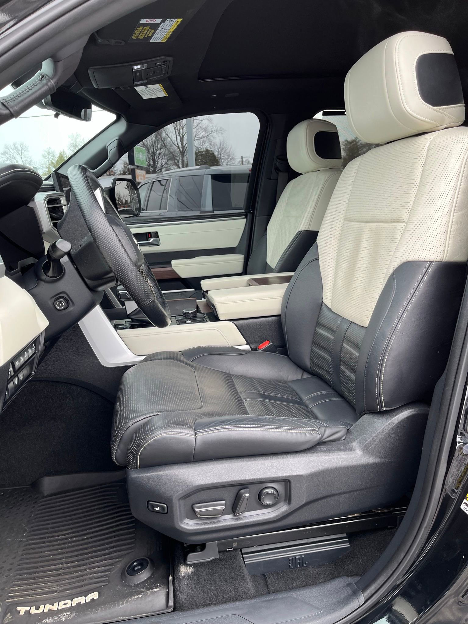 Used 2022 Toyota Tundra Capstone AWD/4WD image 12