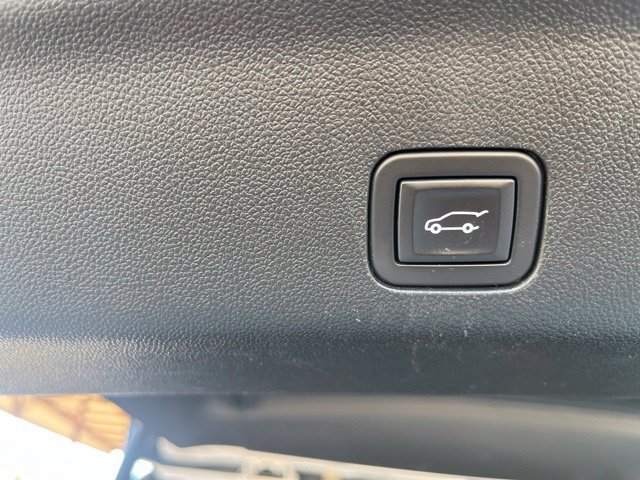 Used 2023 Chevrolet Suburban Premier AWD/4WD image 12