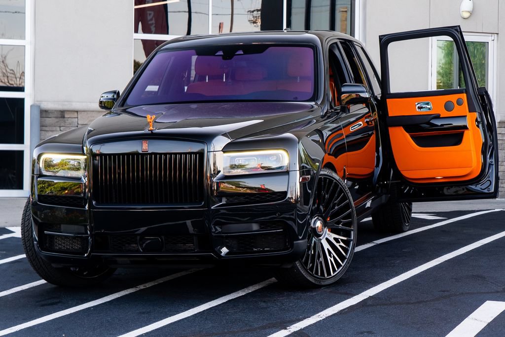 Used 2023 Rolls-Royce Cullinan AWD/4WD image 2