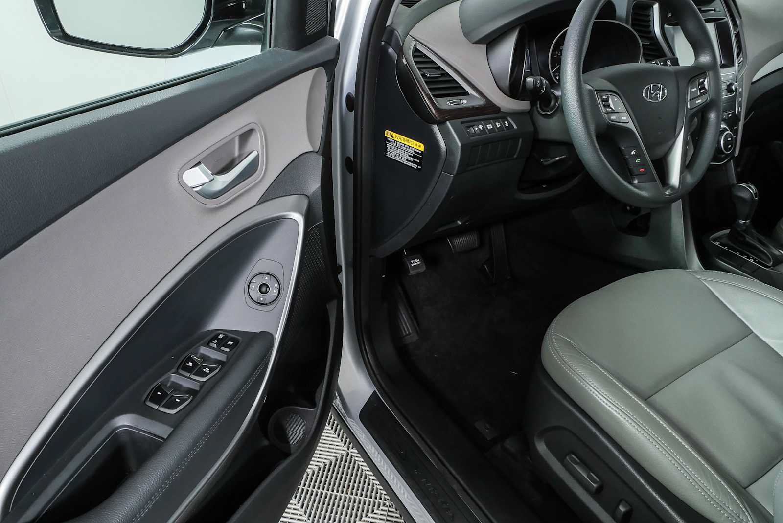 Used 2019 Hyundai Santa Fe XL SE FWD image 7