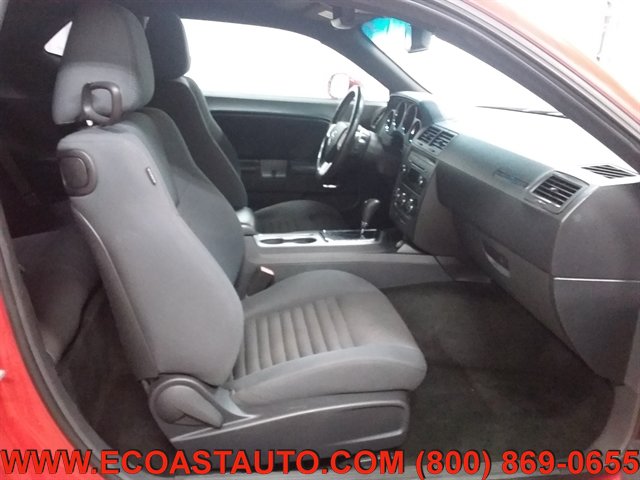 Used 2012 Dodge Challenger R/T RWD image 12