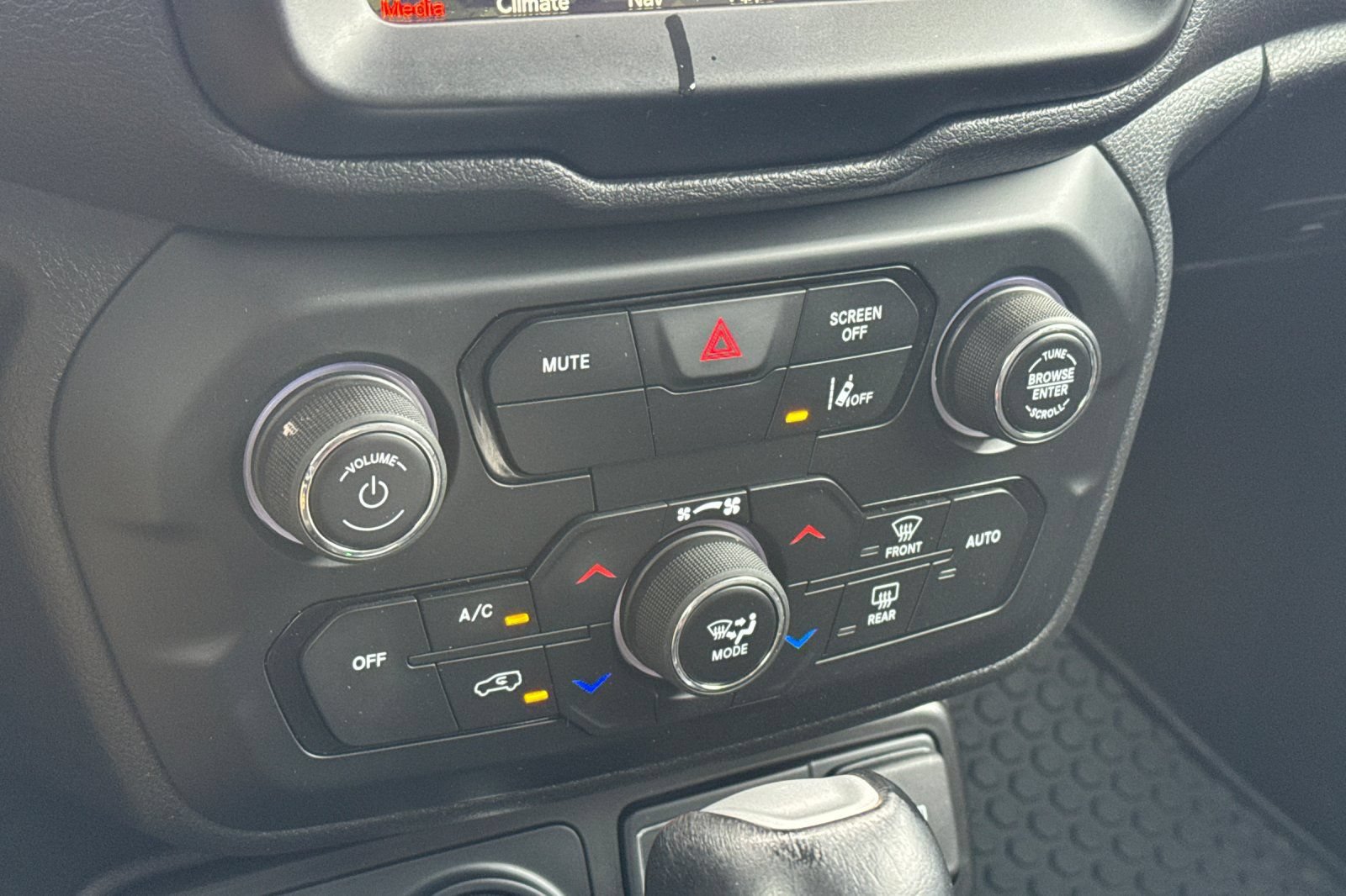 Used 2023 Jeep Renegade Trailhawk AWD/4WD image 25