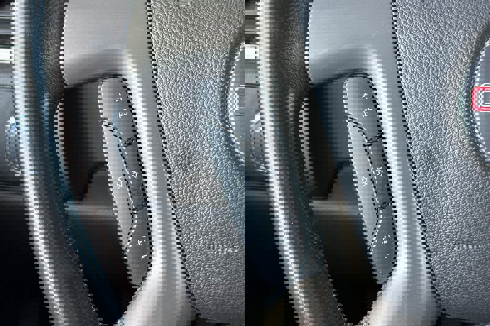 Used 2014 GMC Yukon XL SLT AWD/4WD image 27