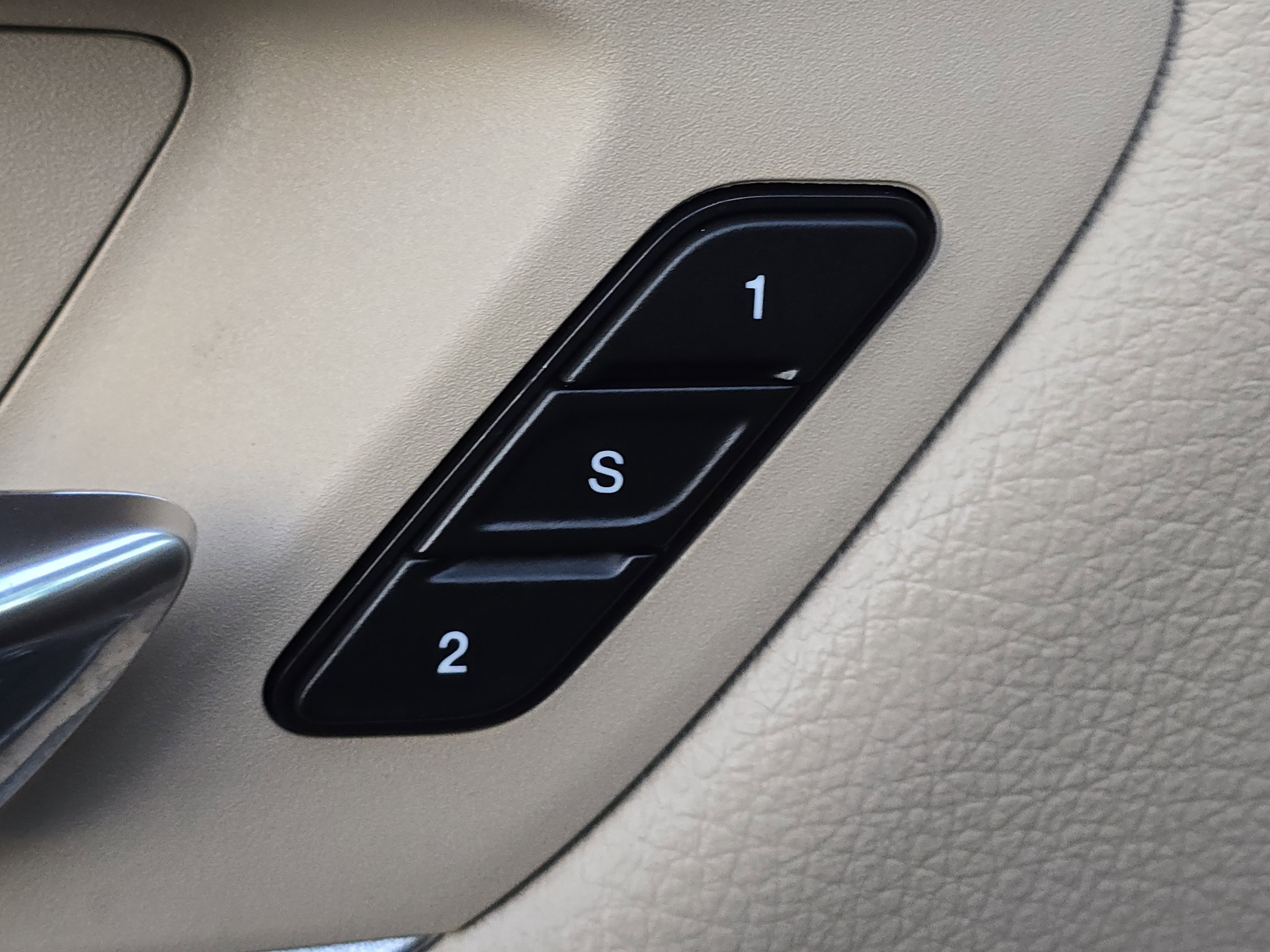 Used 2021 RAM 1500 Laramie image 13