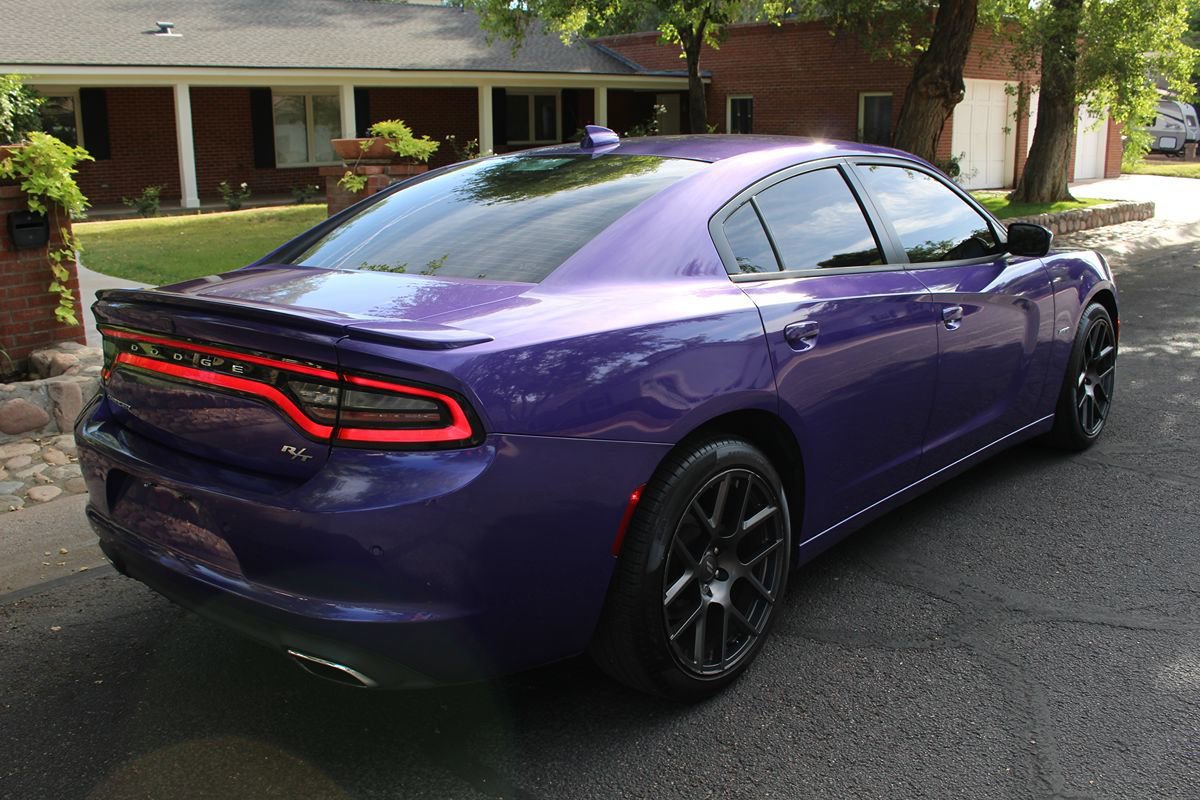Used 2018 Dodge Charger R/T w/ Plus Group RWD image 6