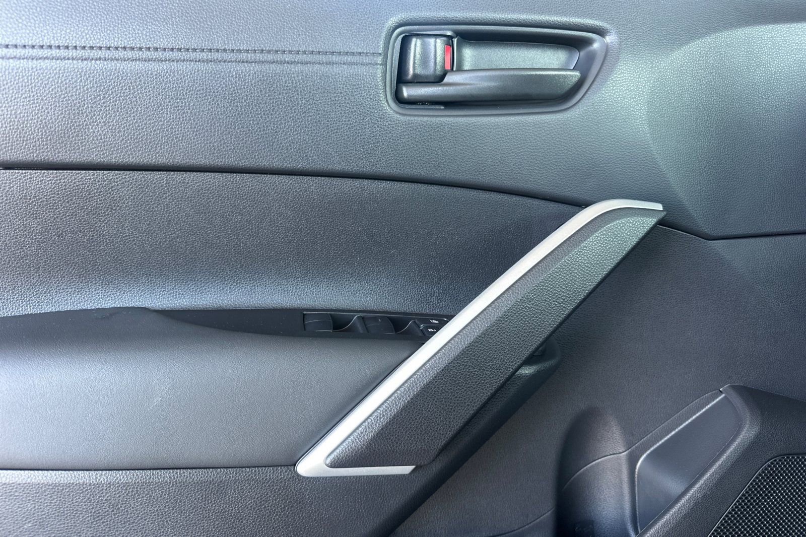 Certified 2026 Toyota Corolla Cross LE image 13