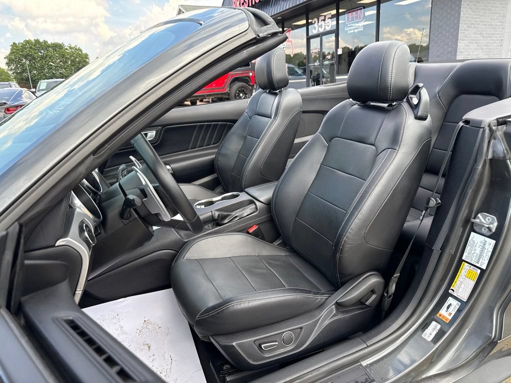 Used 2019 Ford Mustang GT Premium RWD image 3