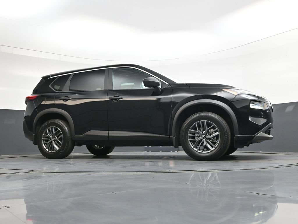 Used 2023 Nissan Rogue S FWD image 39