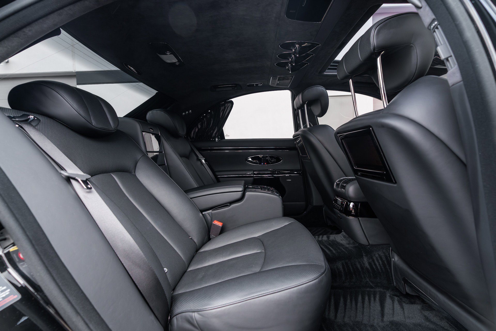 Used 2009 Maybach 57 S image 38