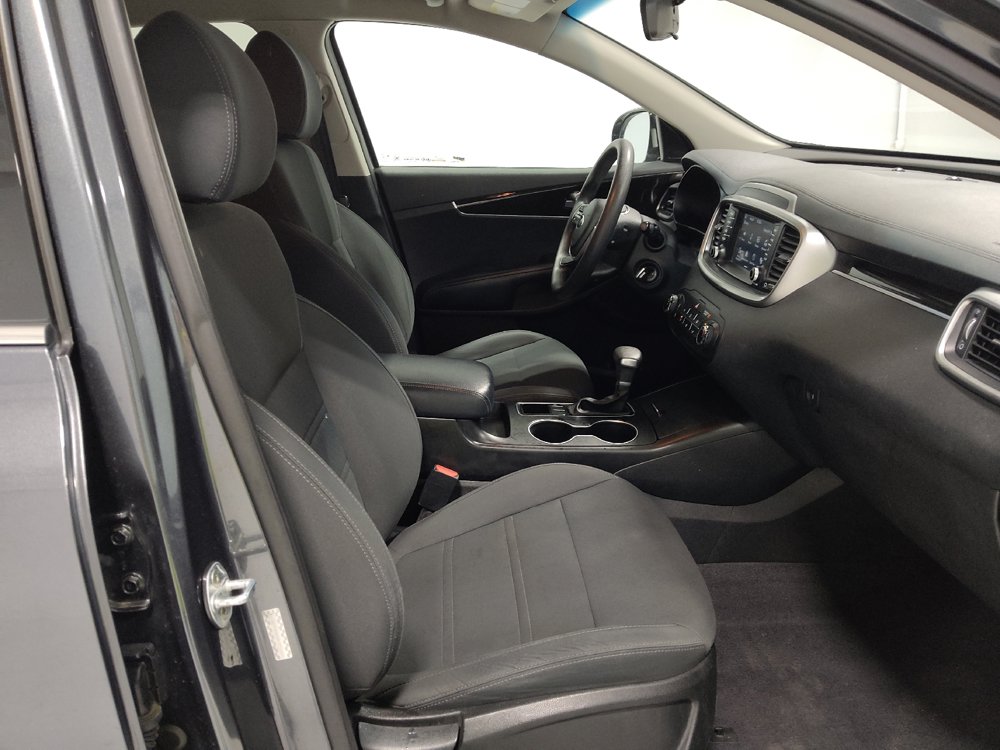 Used 2020 Kia Sorento LX FWD image 21