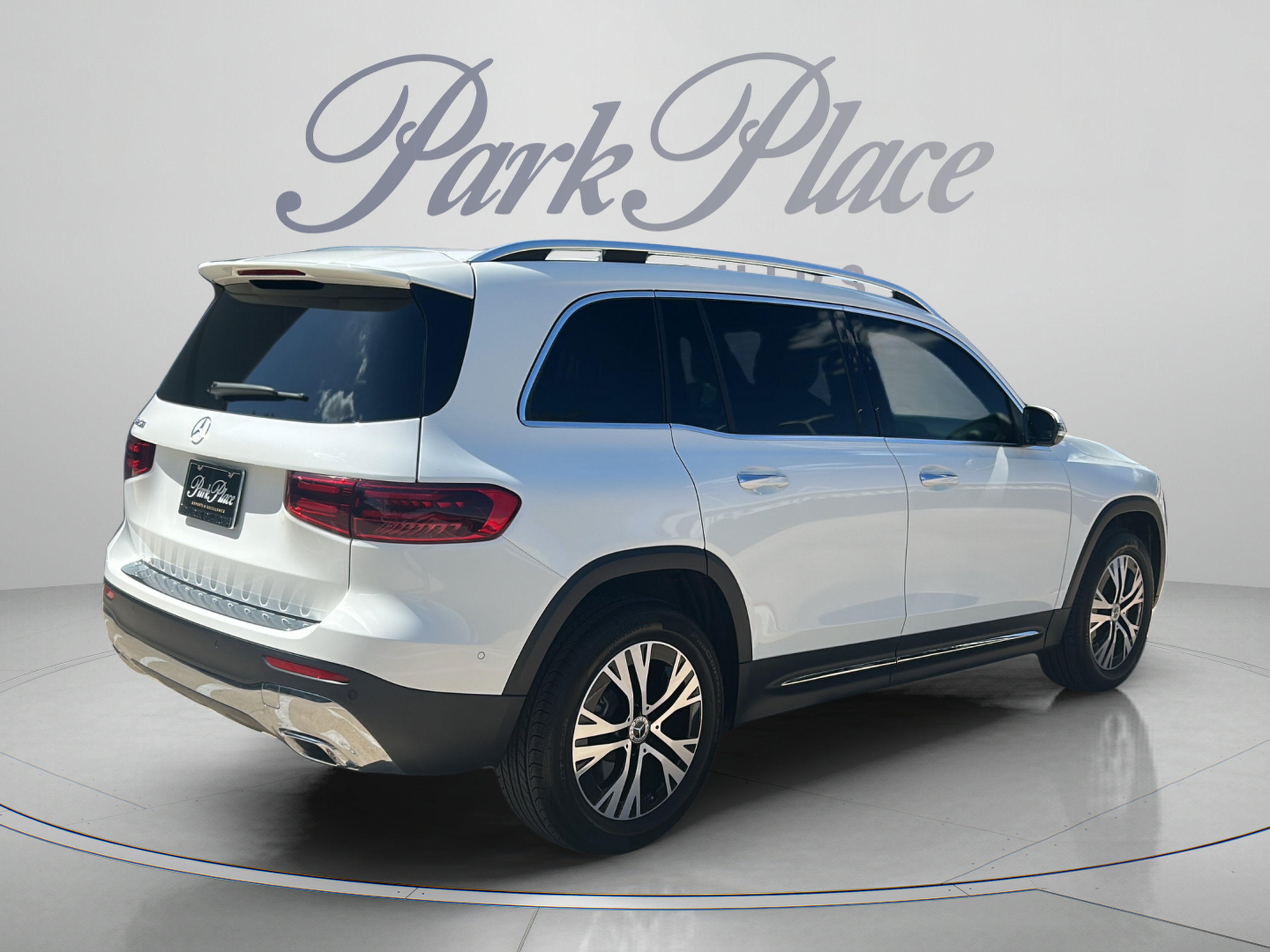 Used 2025 Mercedes-Benz GLB 250 image 5