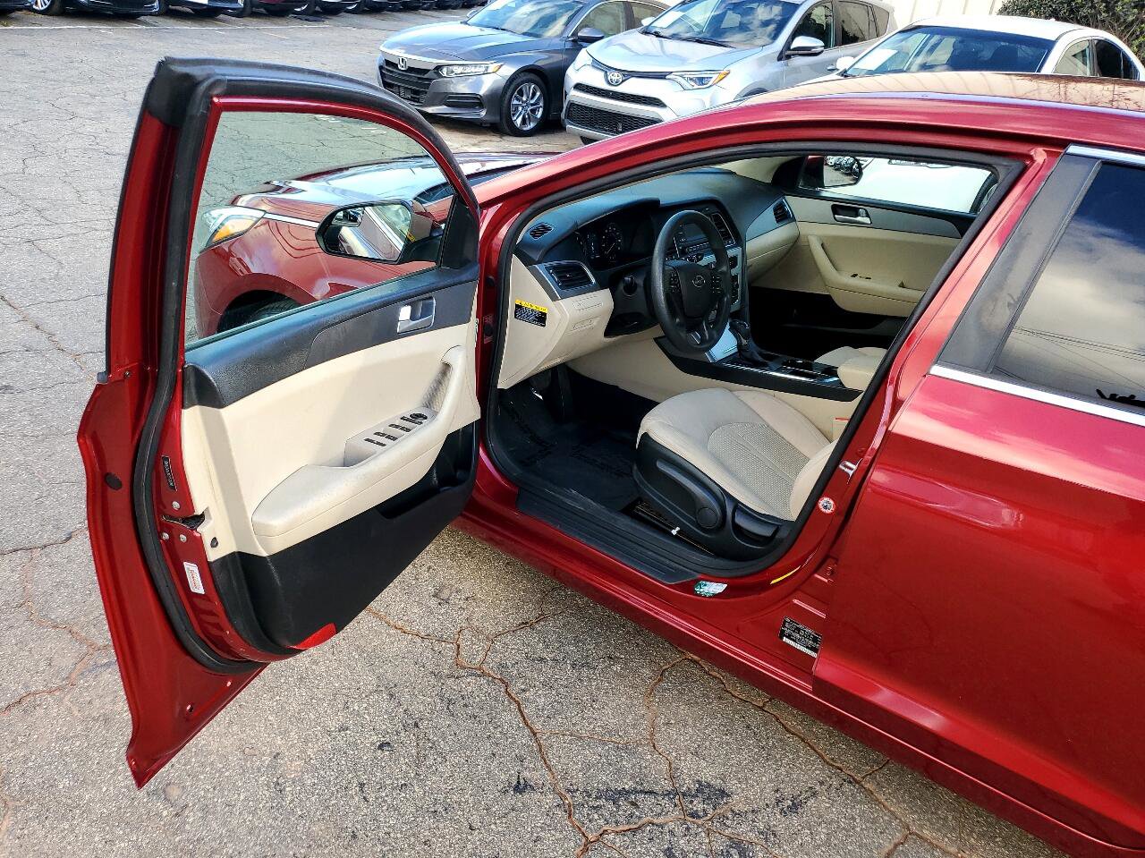 Used 2015 Hyundai Sonata SE image 13