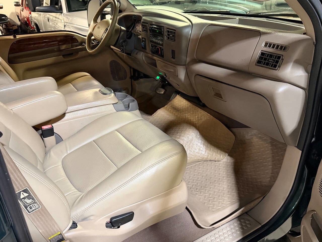 Used 2001 Ford F350 Lariat image 12